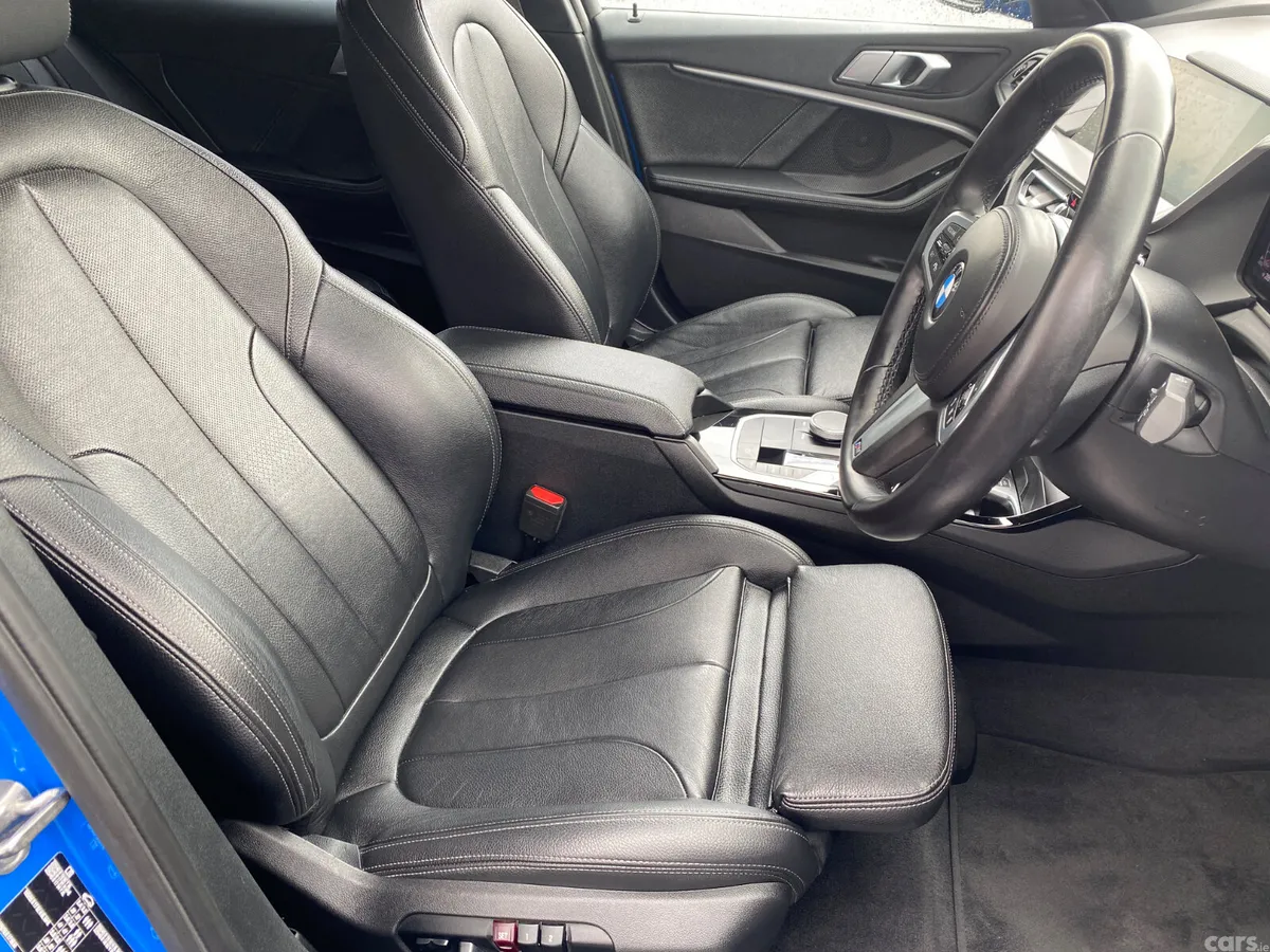 BMW 1-Series Hatchback, Diesel, 2023, Blue