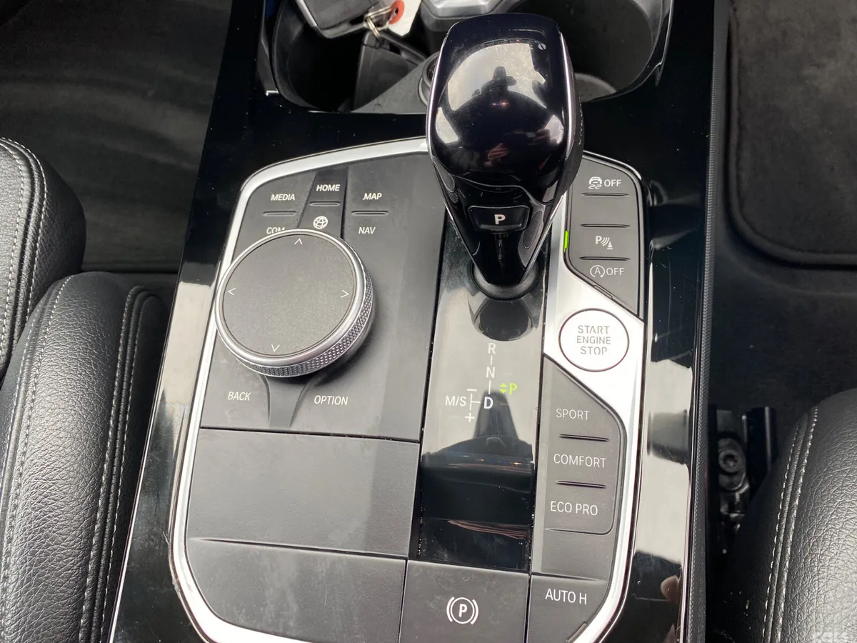 BMW 1-Series Hatchback, Diesel, 2023, Blue
