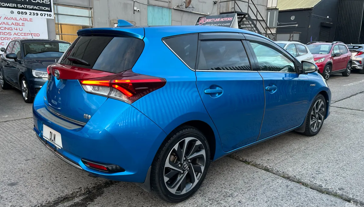 Toyota Auris Hatchback, Petrol Hybrid, 2017, Blue