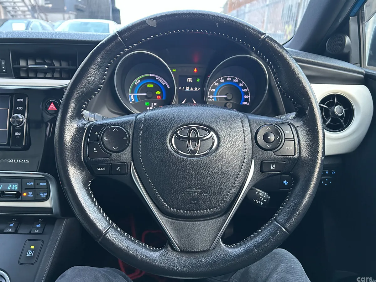 Toyota Auris Hatchback, Petrol Hybrid, 2017, Blue