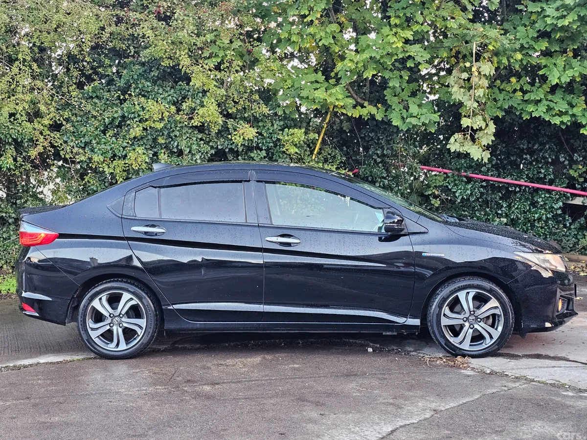 Honda Grace Saloon, Petrol Hybrid, 2015, Black