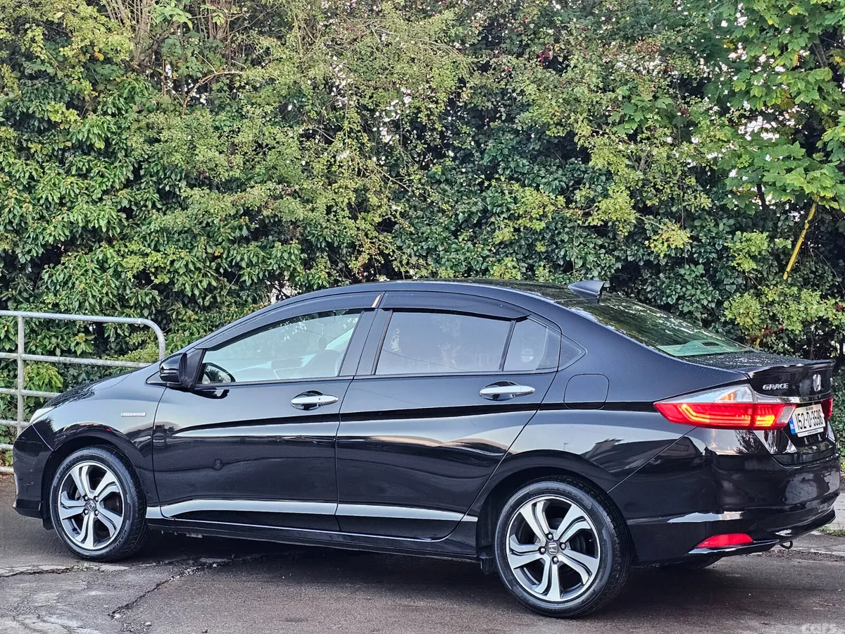Honda Grace Saloon, Petrol Hybrid, 2015, Black