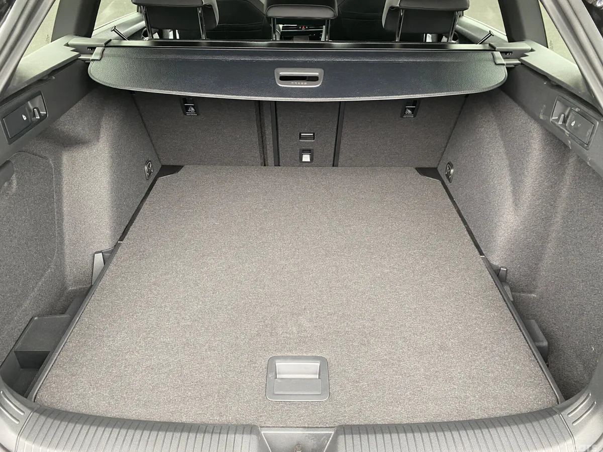 Volkswagen Golf Estate, Diesel, 2024, Black