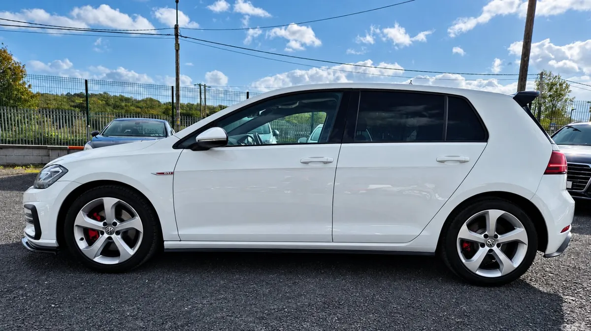 Volkswagen Golf Hatchback, Petrol, 2018, White