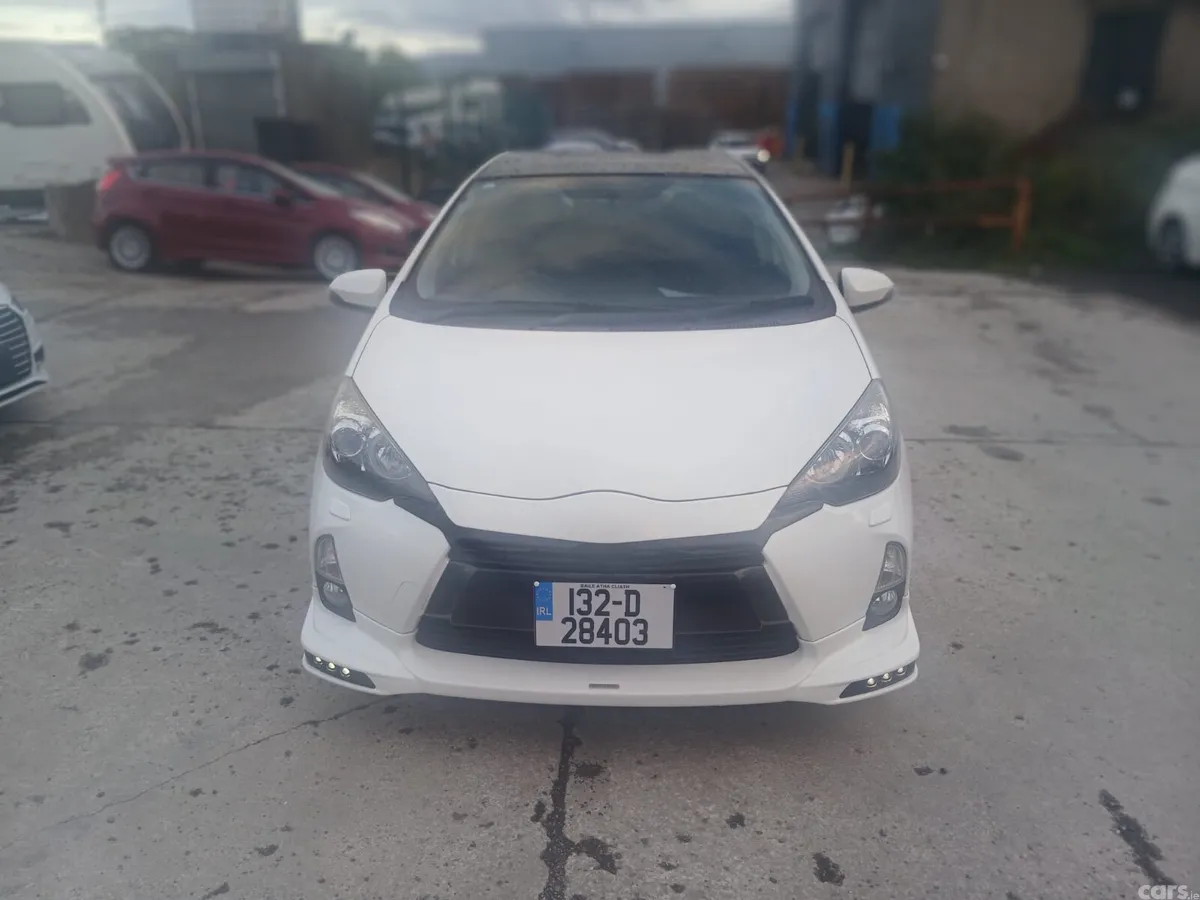 Toyota Aqua Hatchback, Petrol Hybrid, 2013, White