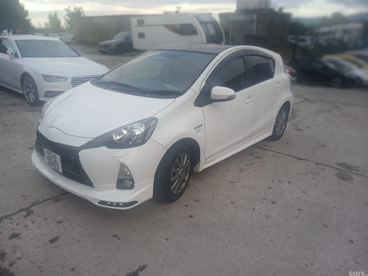 Toyota Aqua Hatchback, Petrol Hybrid, 2013, White