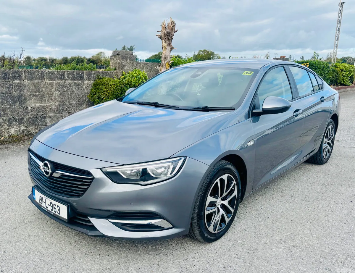Opel Insignia Hatchback, Diesel, 2019, Grey