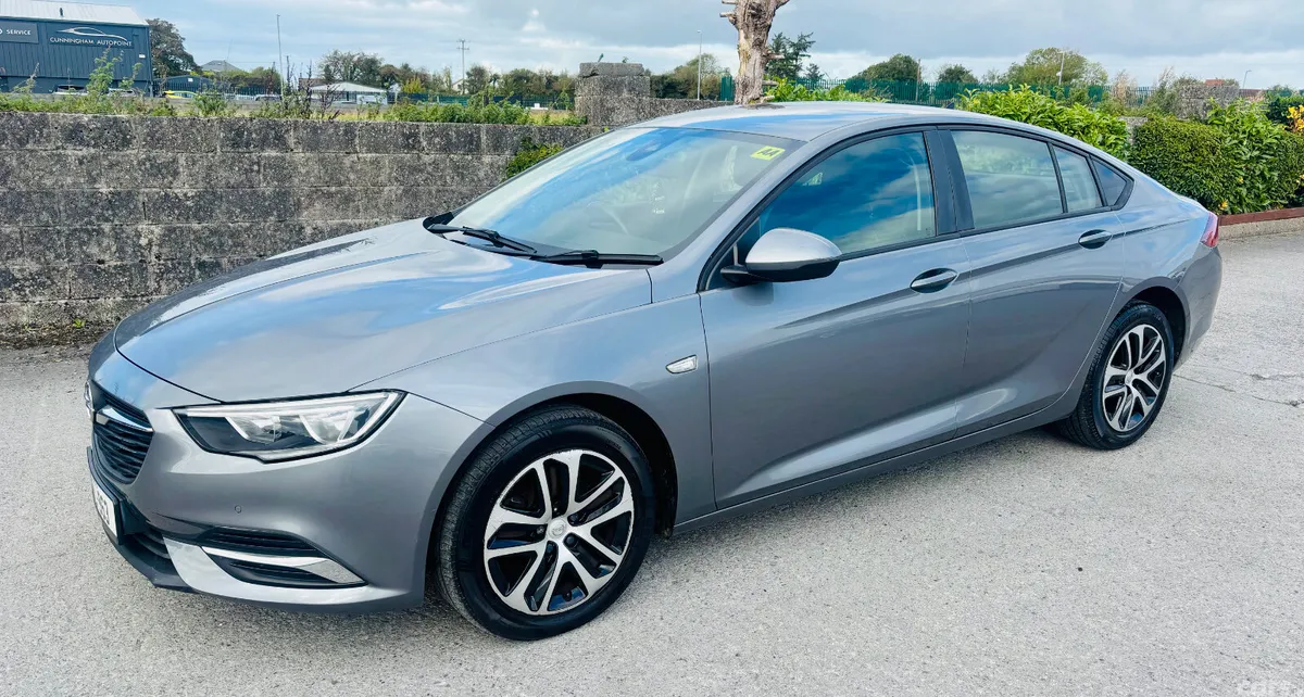 Opel Insignia Hatchback, Diesel, 2019, Grey