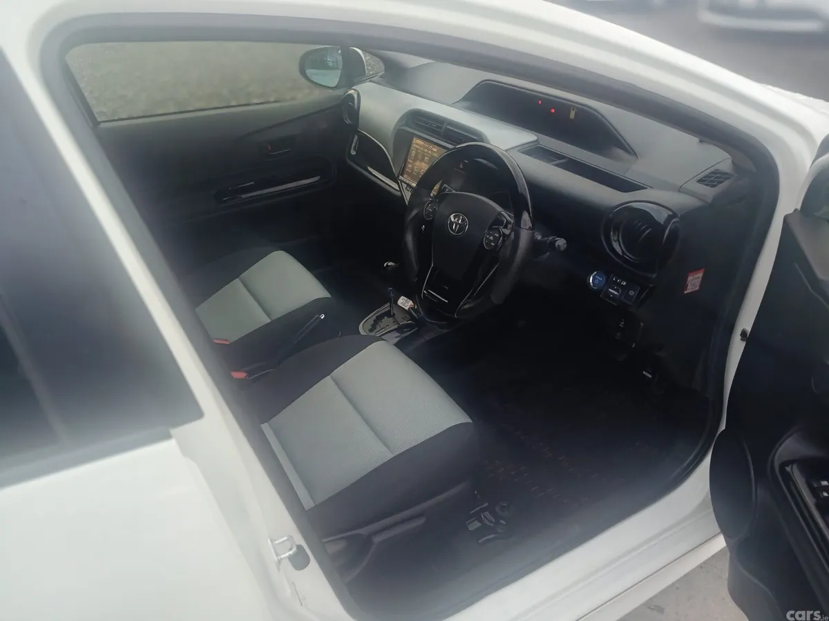 Toyota Aqua Hatchback, Petrol Hybrid, 2013, White