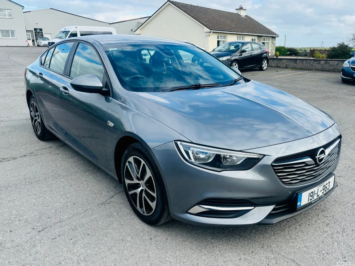 Opel Insignia Hatchback, Diesel, 2019, Grey