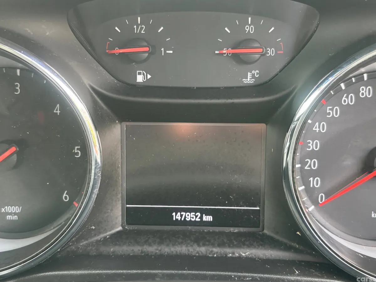 Opel Insignia Hatchback, Diesel, 2019, Grey