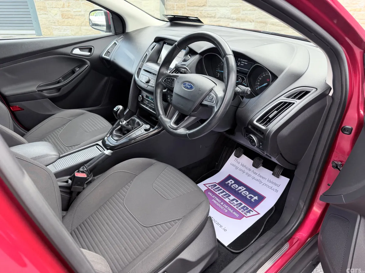 Ford Focus Hatchback, Diesel, 2017, Red