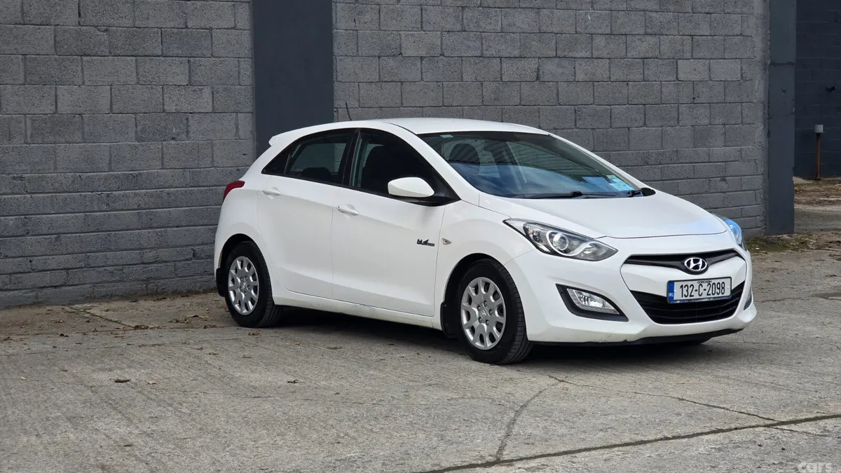 Hyundai i30 Hatchback, Petrol, 2013, White