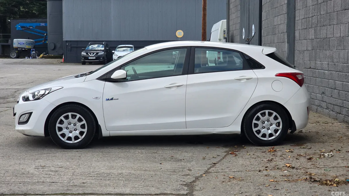 Hyundai i30 Hatchback, Petrol, 2013, White
