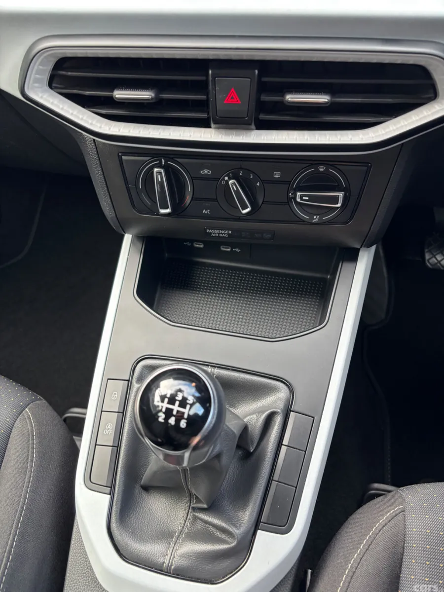 SEAT Arona SUV, Petrol, 2024, White