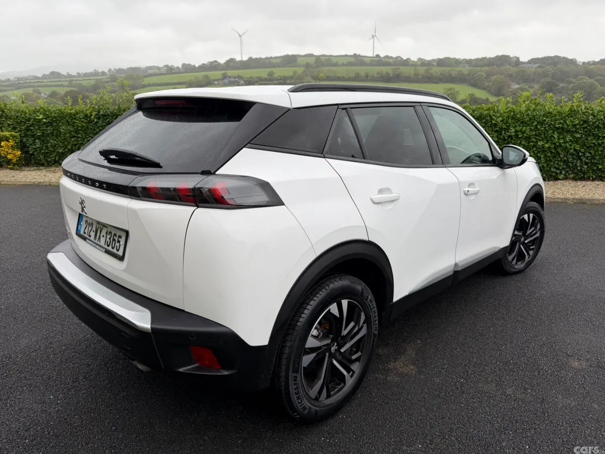 Peugeot 2008 MPV, Petrol, 2021, White