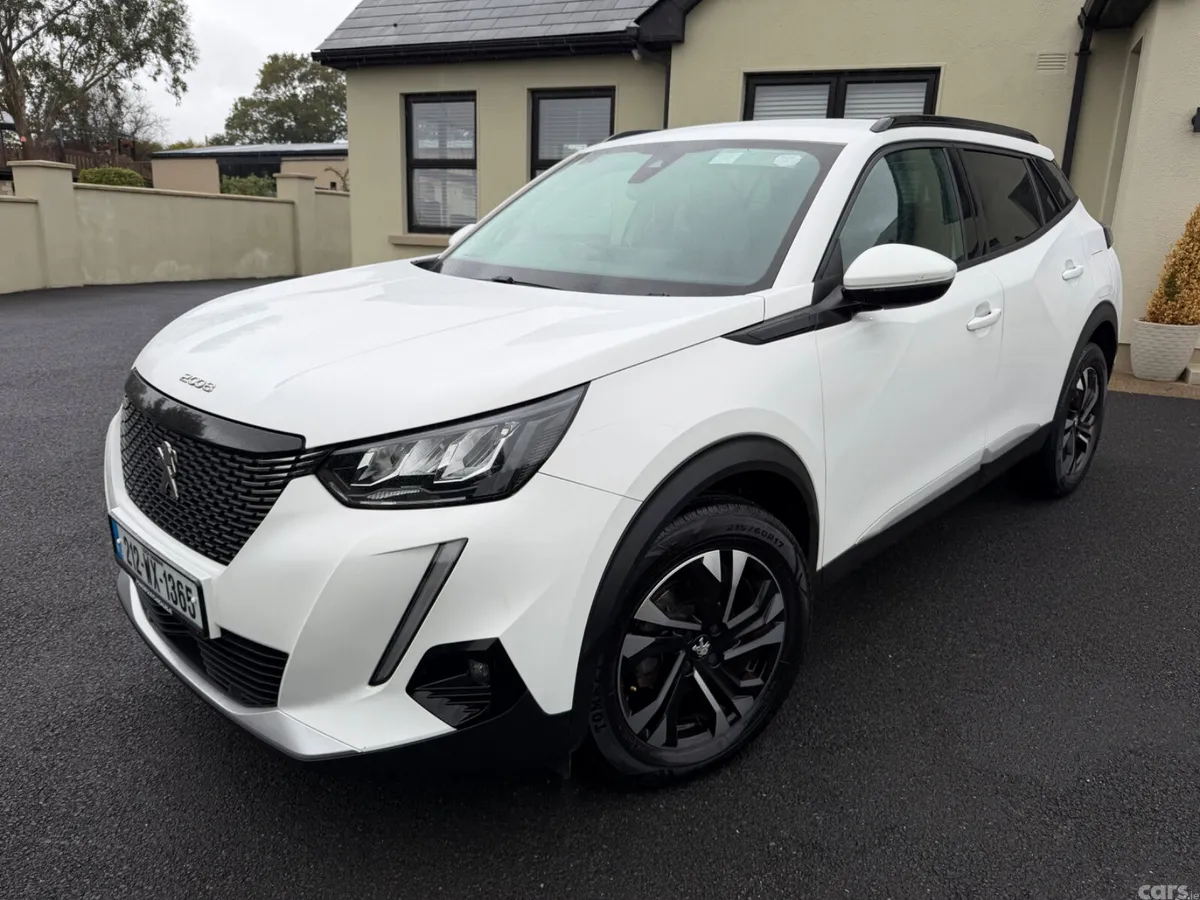 Peugeot 2008 MPV, Petrol, 2021, White