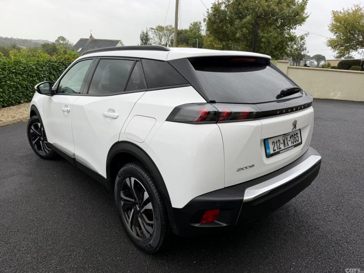 Peugeot 2008 MPV, Petrol, 2021, White