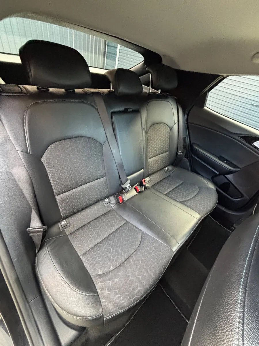 Kia XCeed Hatchback, Petrol Plug-in Hybrid, 2023, Black