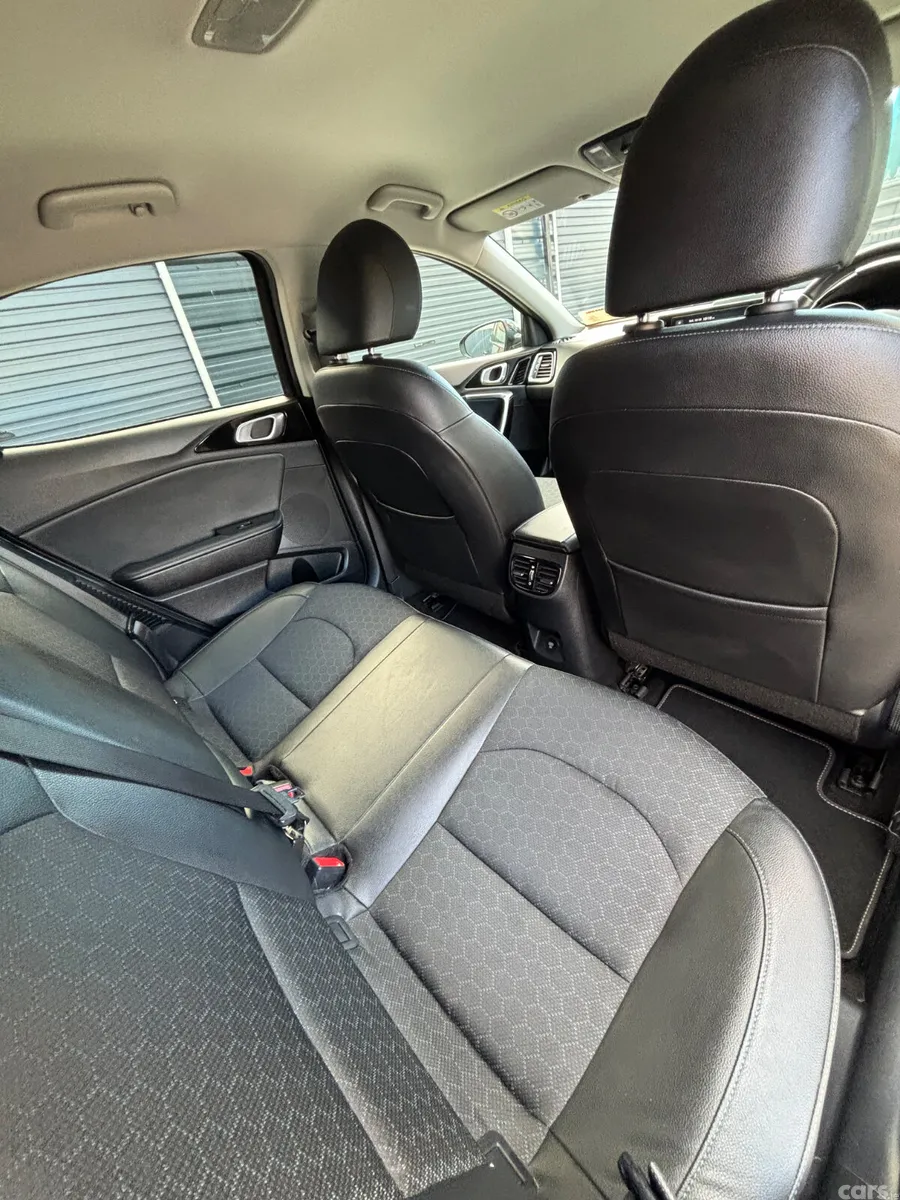 Kia XCeed Hatchback, Petrol Plug-in Hybrid, 2023, Black