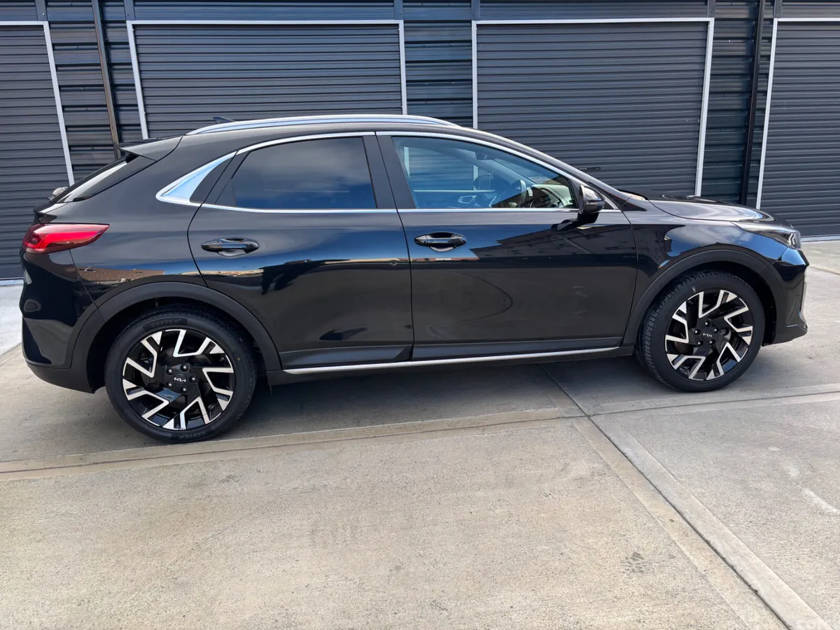 Kia XCeed Hatchback, Petrol Plug-in Hybrid, 2023, Black