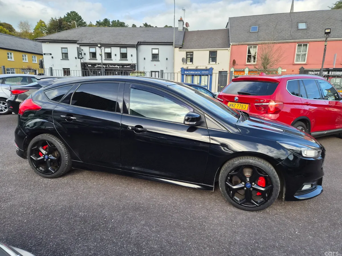 Ford Focus Hatchback, Diesel, 2016, Black