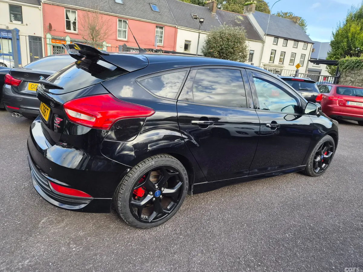Ford Focus Hatchback, Diesel, 2016, Black
