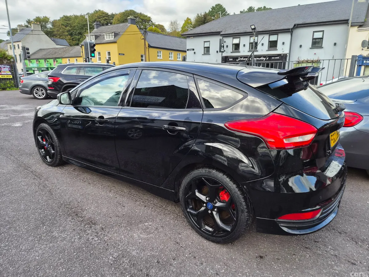 Ford Focus Hatchback, Diesel, 2016, Black