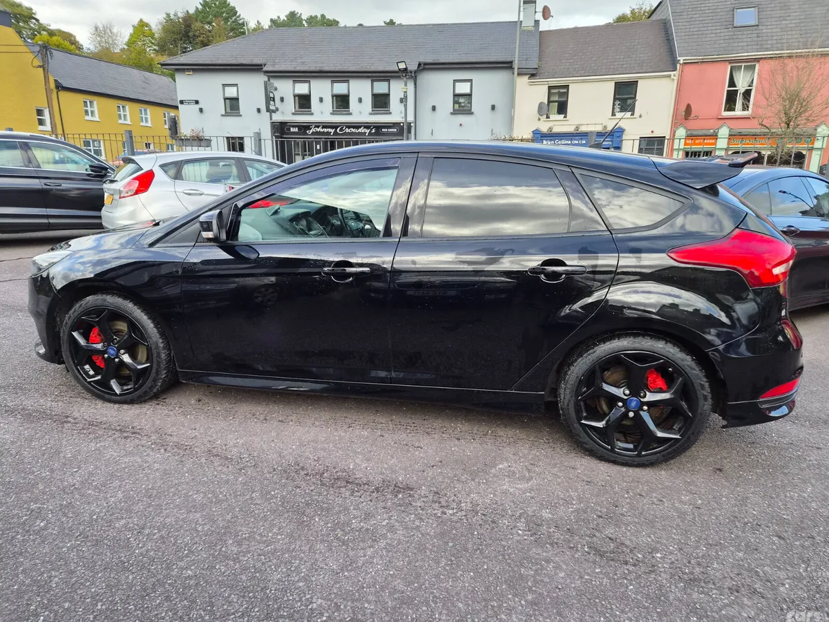 Ford Focus Hatchback, Diesel, 2016, Black