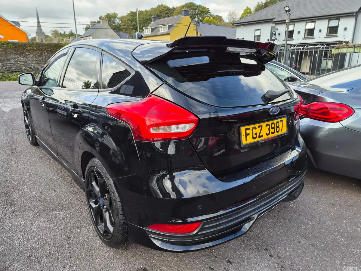 Ford Focus Hatchback, Diesel, 2016, Black