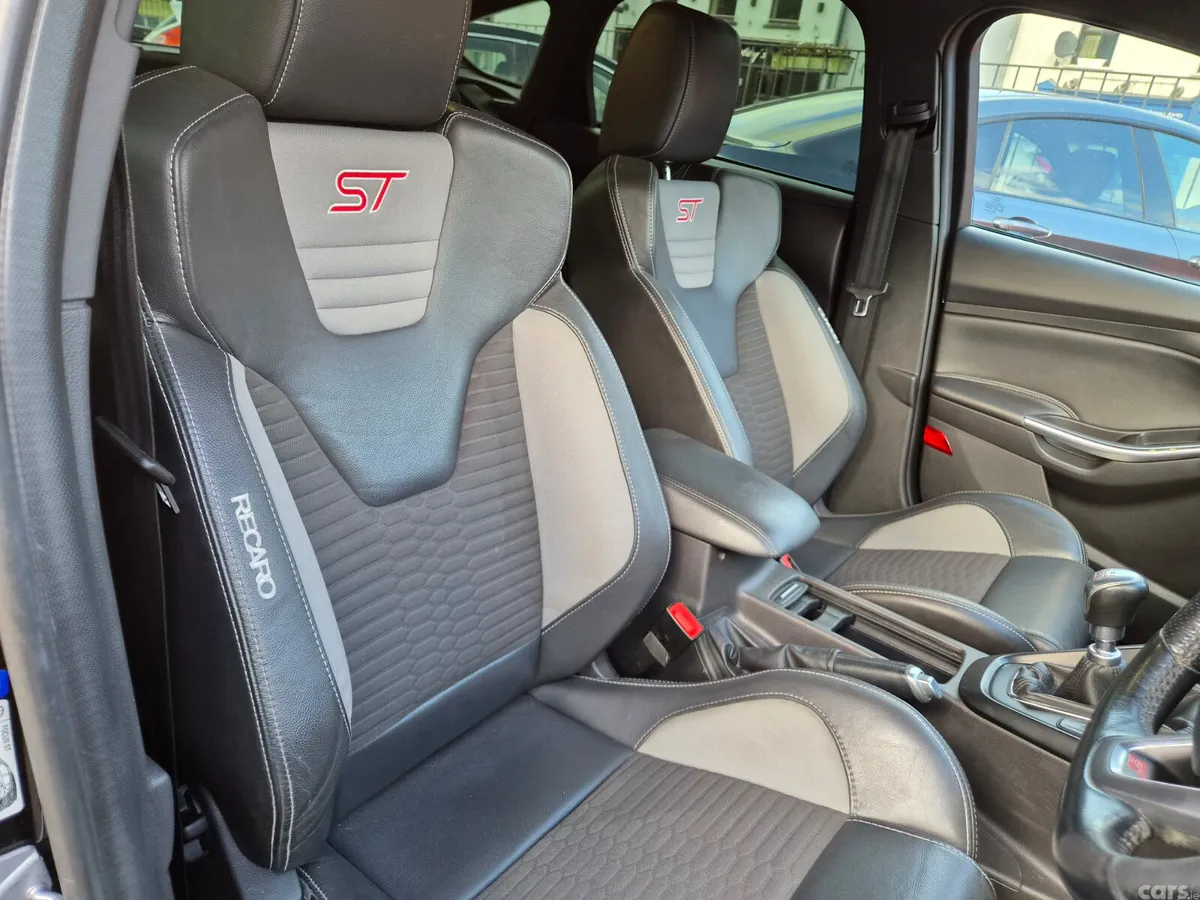 Ford Focus Hatchback, Diesel, 2016, Black
