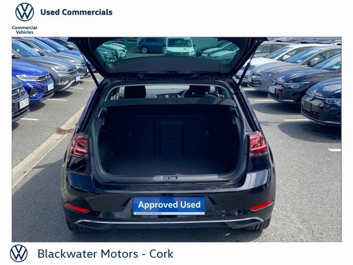 Volkswagen Golf Hatchback, Petrol, 2017, 