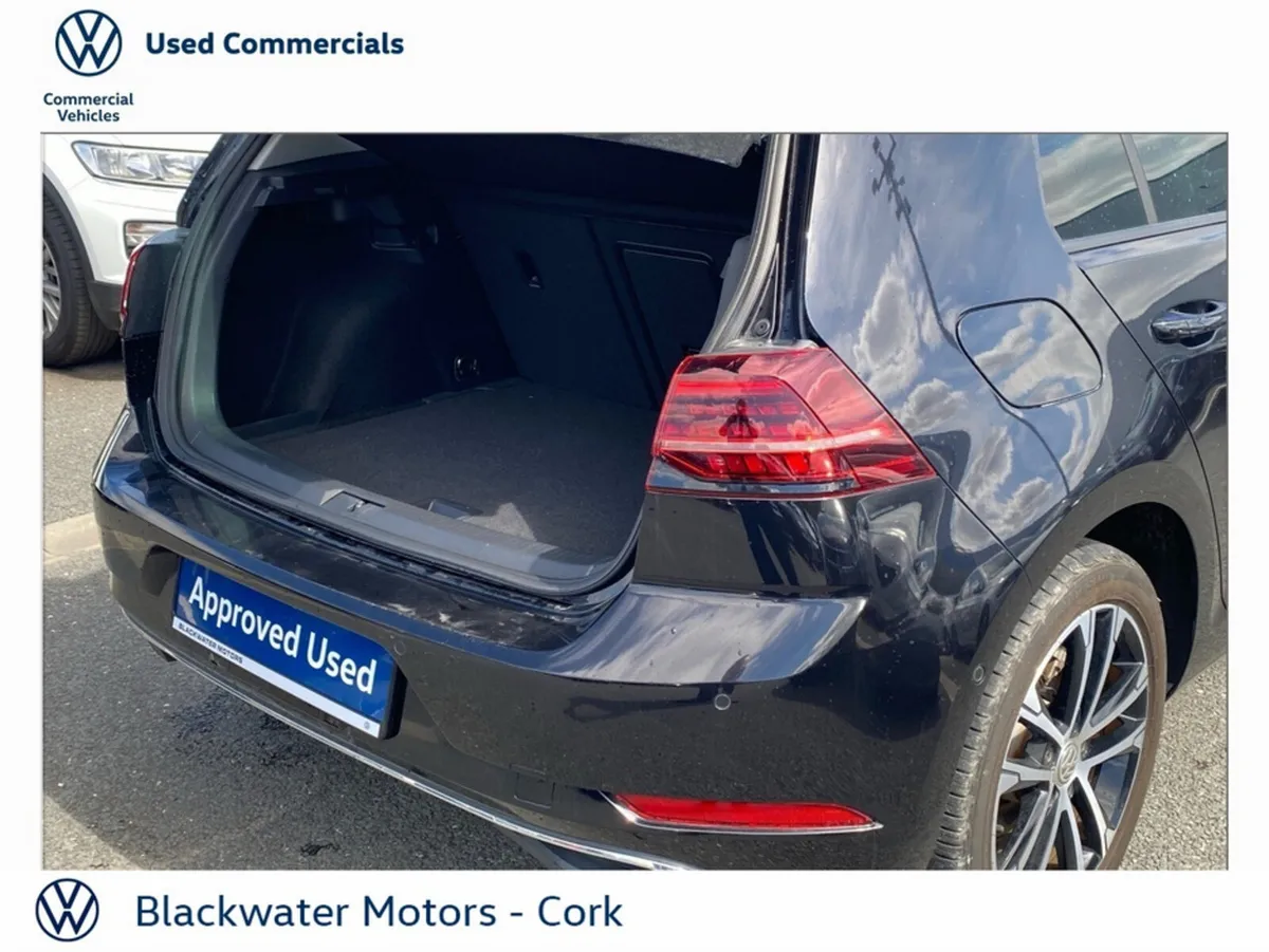 Volkswagen Golf Hatchback, Petrol, 2017, 