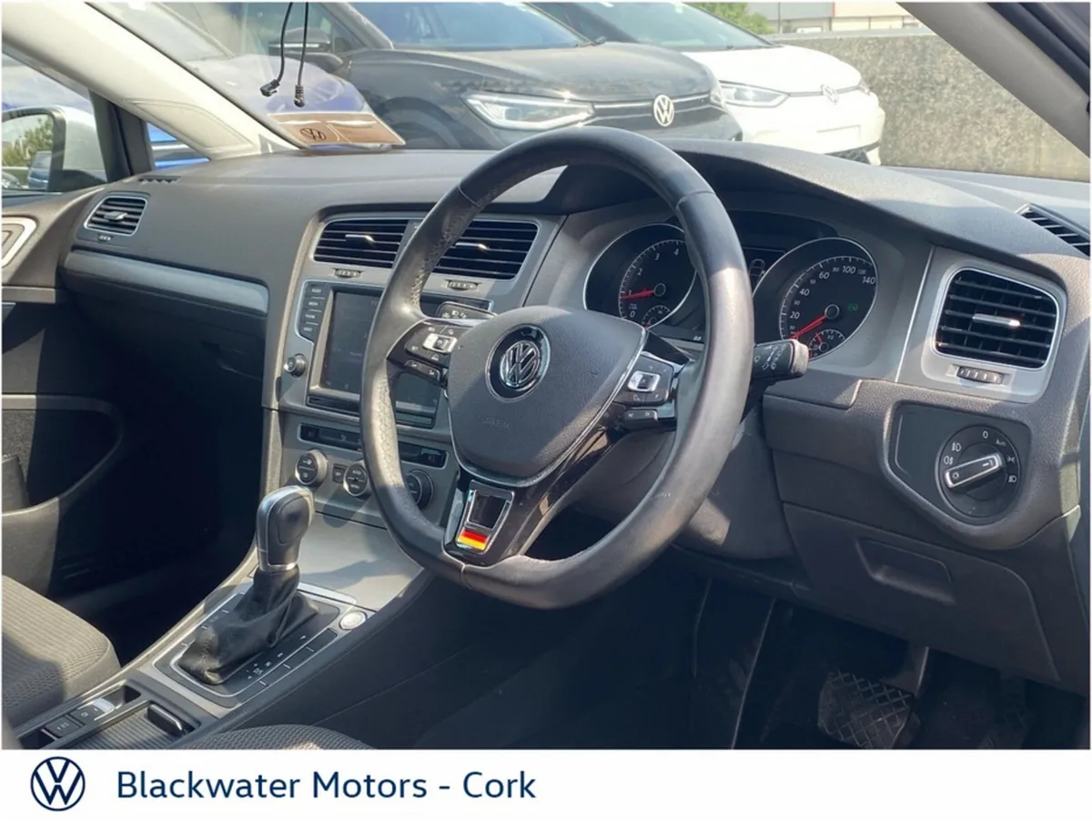 Volkswagen Golf Hatchback, Petrol, 2018, 