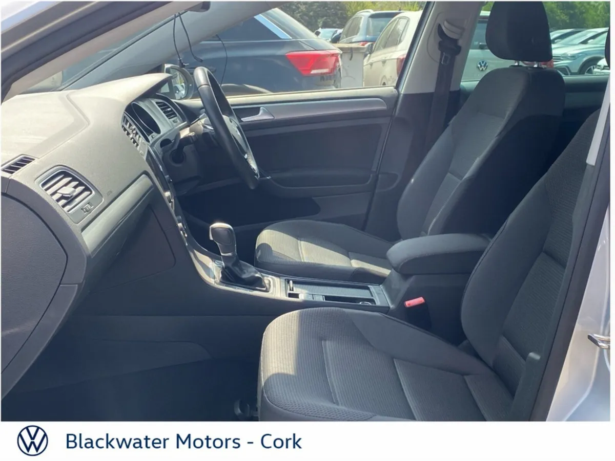 Volkswagen Golf Hatchback, Petrol, 2018, 