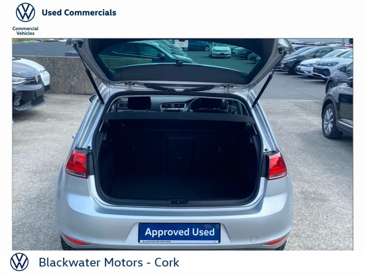 Volkswagen Golf Hatchback, Petrol, 2018, 