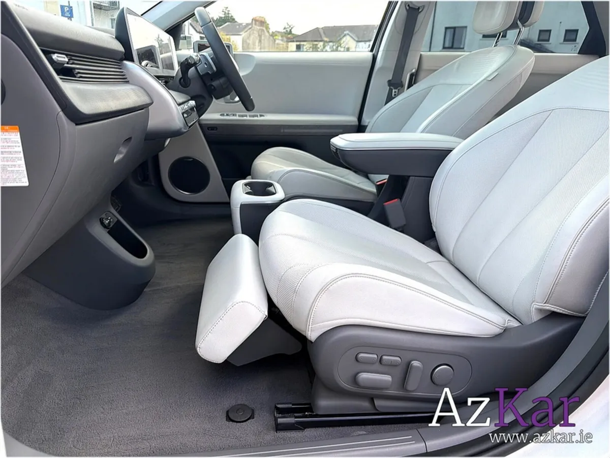 Hyundai IONIQ 5 Hatchback, Electric, 2023, Gold