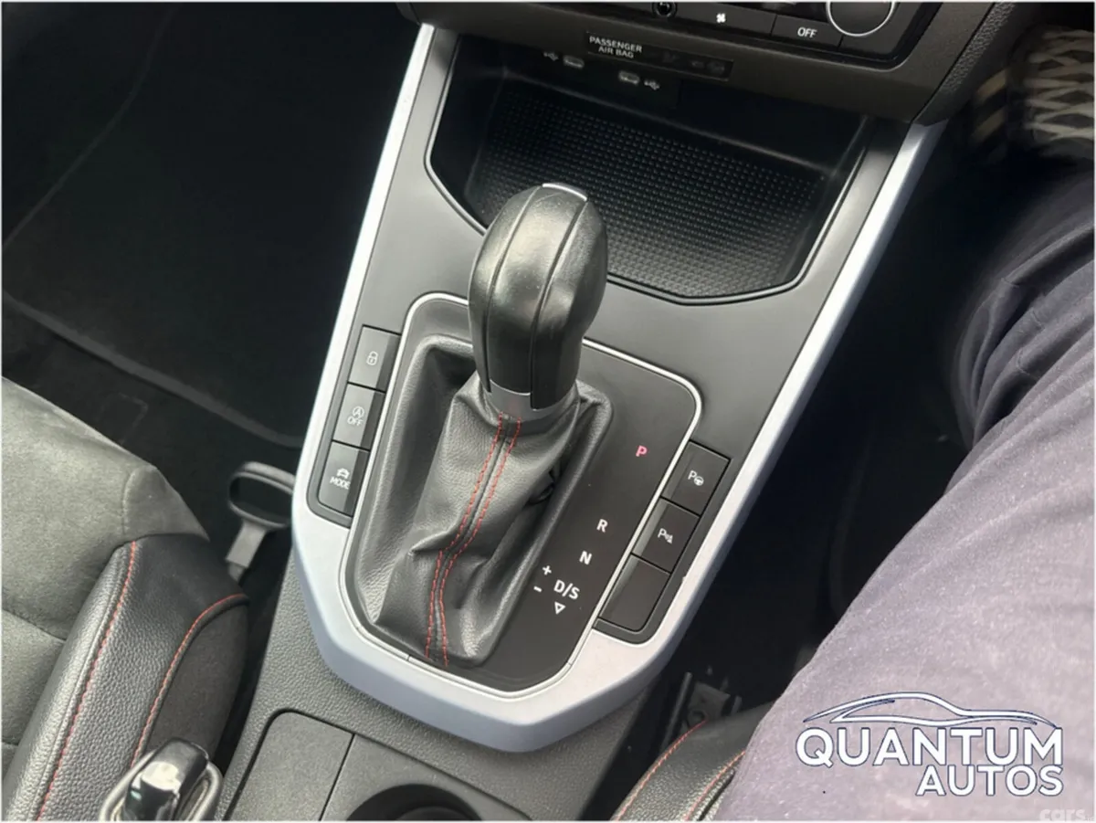 SEAT Arona Hatchback, Petrol, 2024, Grey