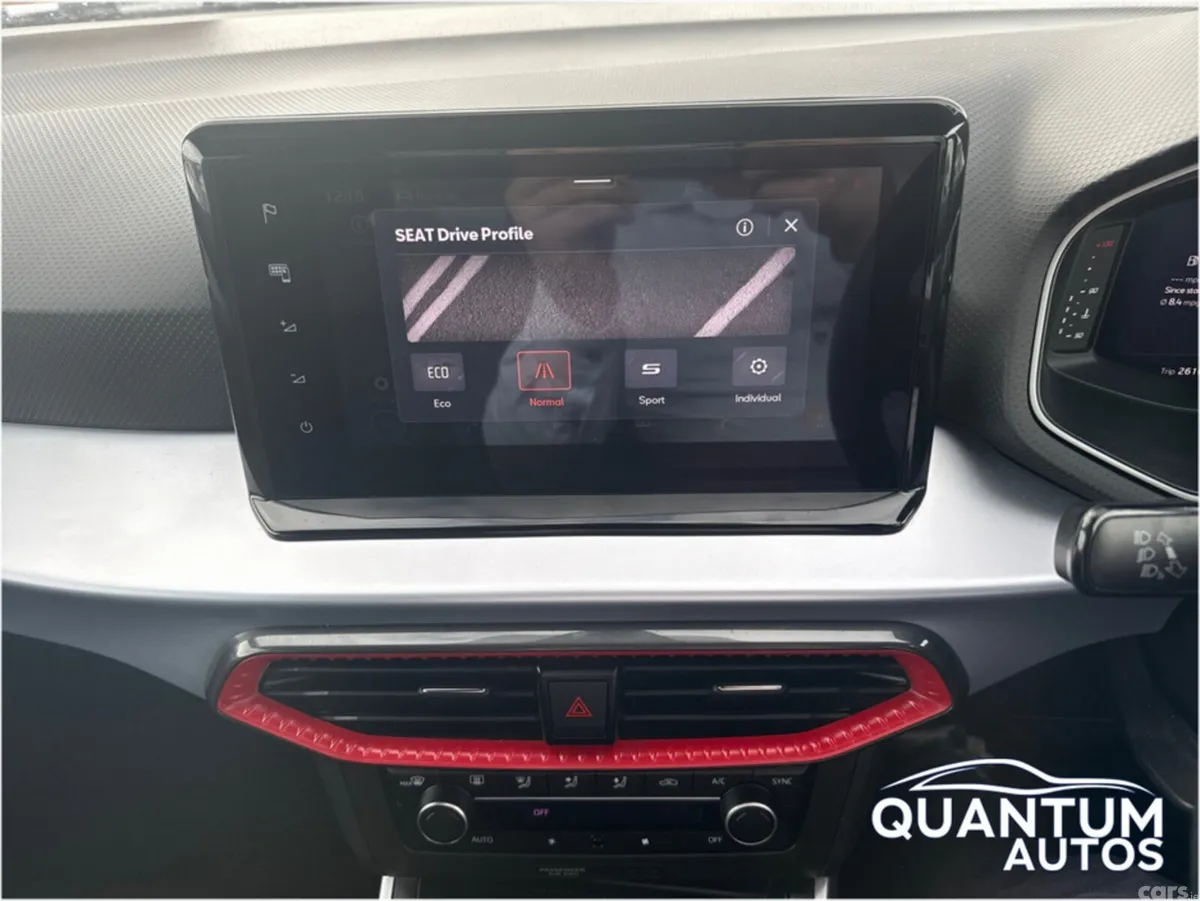 SEAT Arona Hatchback, Petrol, 2024, Grey
