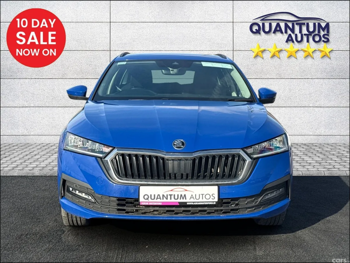 Skoda Octavia Estate, Petrol Plug-in Hybrid, 2023, Blue