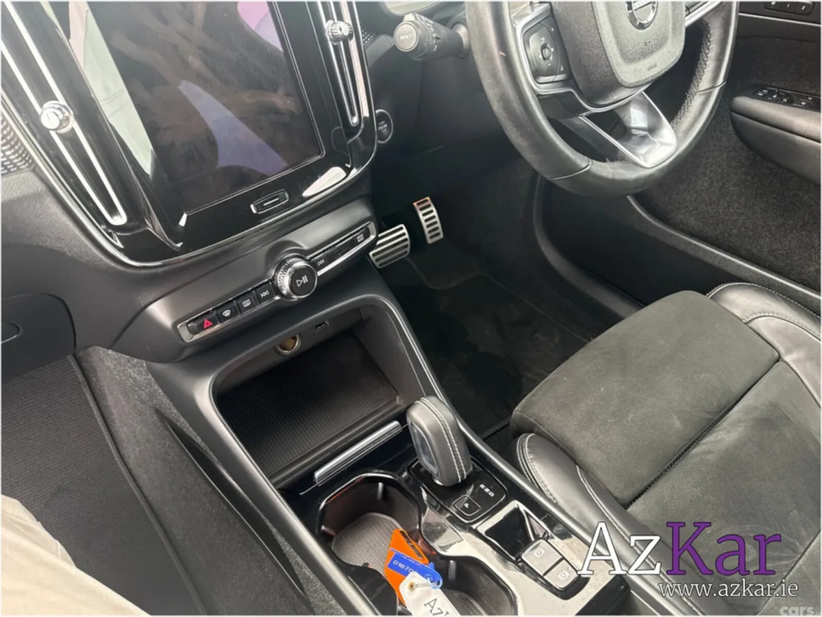 Volvo XC40 SUV, Petrol Plug-in Hybrid, 2022, Grey