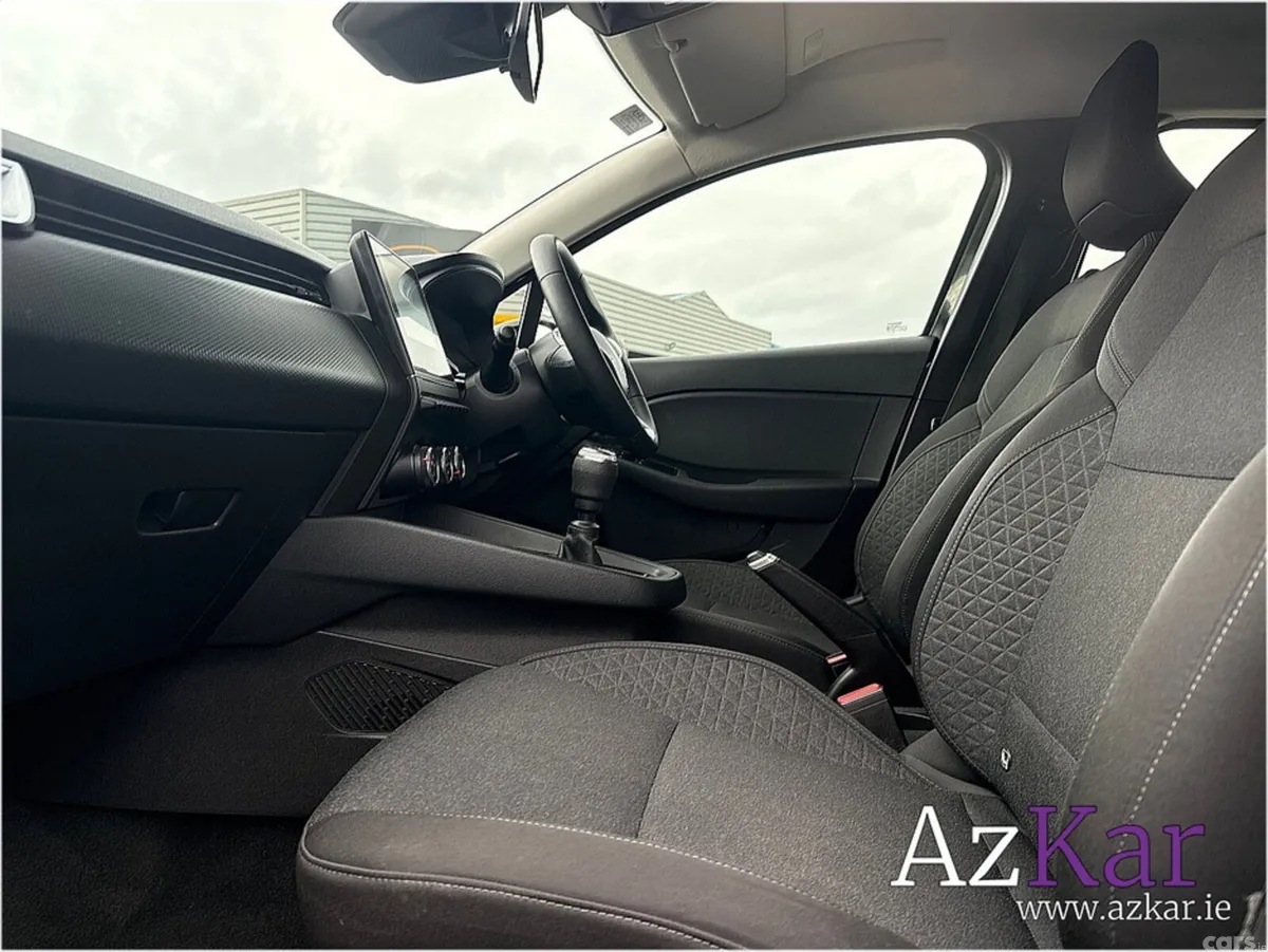 Renault Clio Hatchback, Petrol, 2023, Black