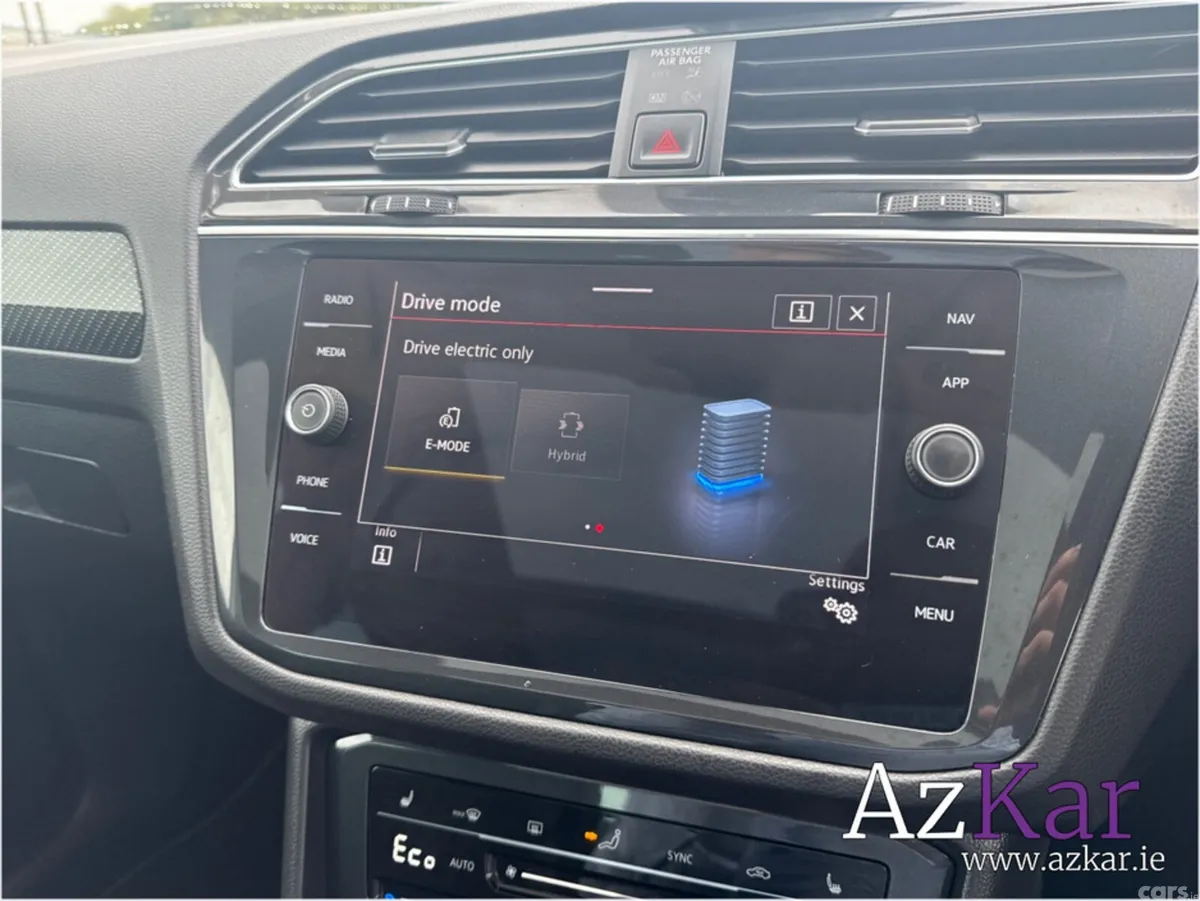 Volkswagen Tiguan SUV, Petrol Plug-in Hybrid, 2023, White