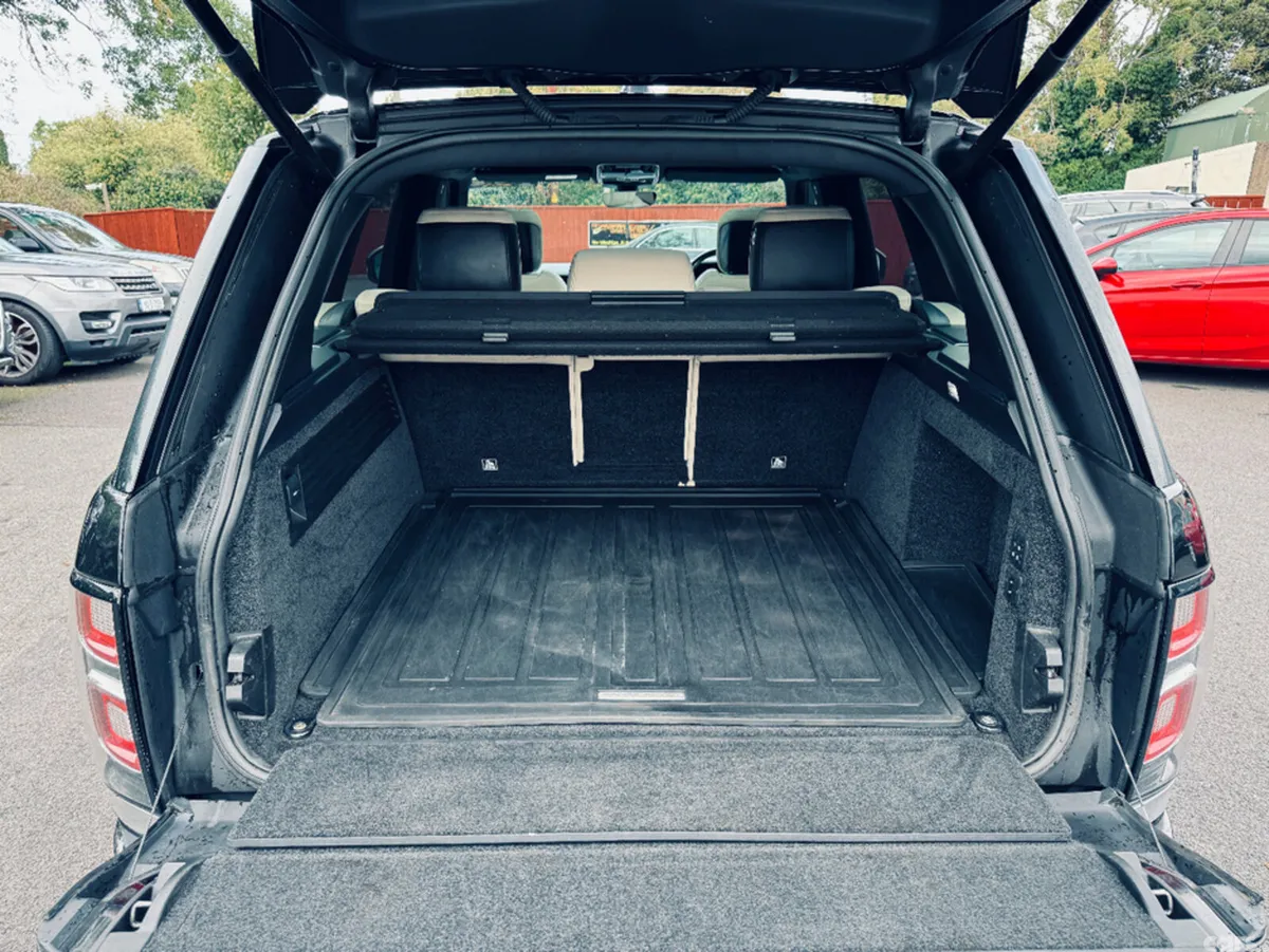 Land Rover Range Rover Estate, Diesel, 2018, Black