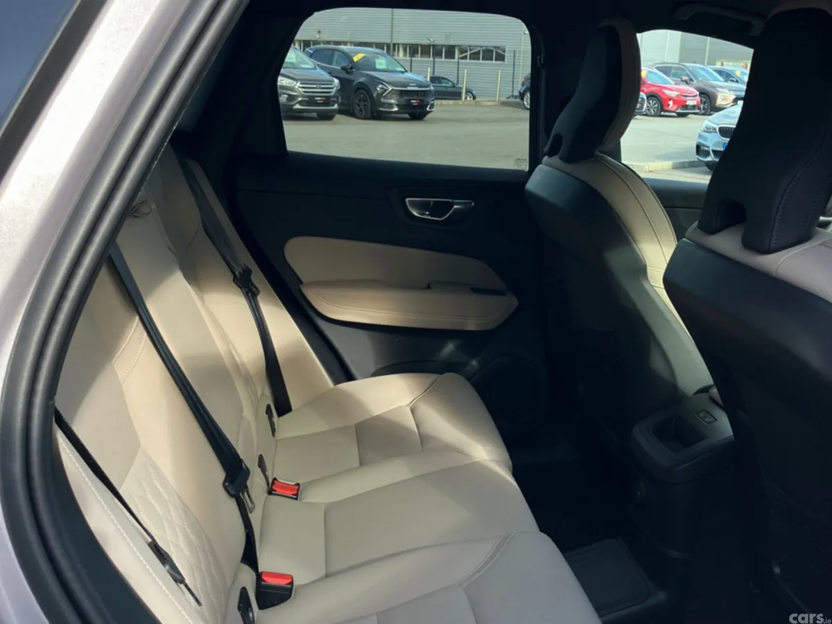 Volvo XC60 SUV, Petrol Plug-in Hybrid, 2026, Silver