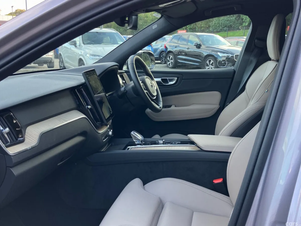 Volvo XC60 SUV, Petrol Plug-in Hybrid, 2026, Silver