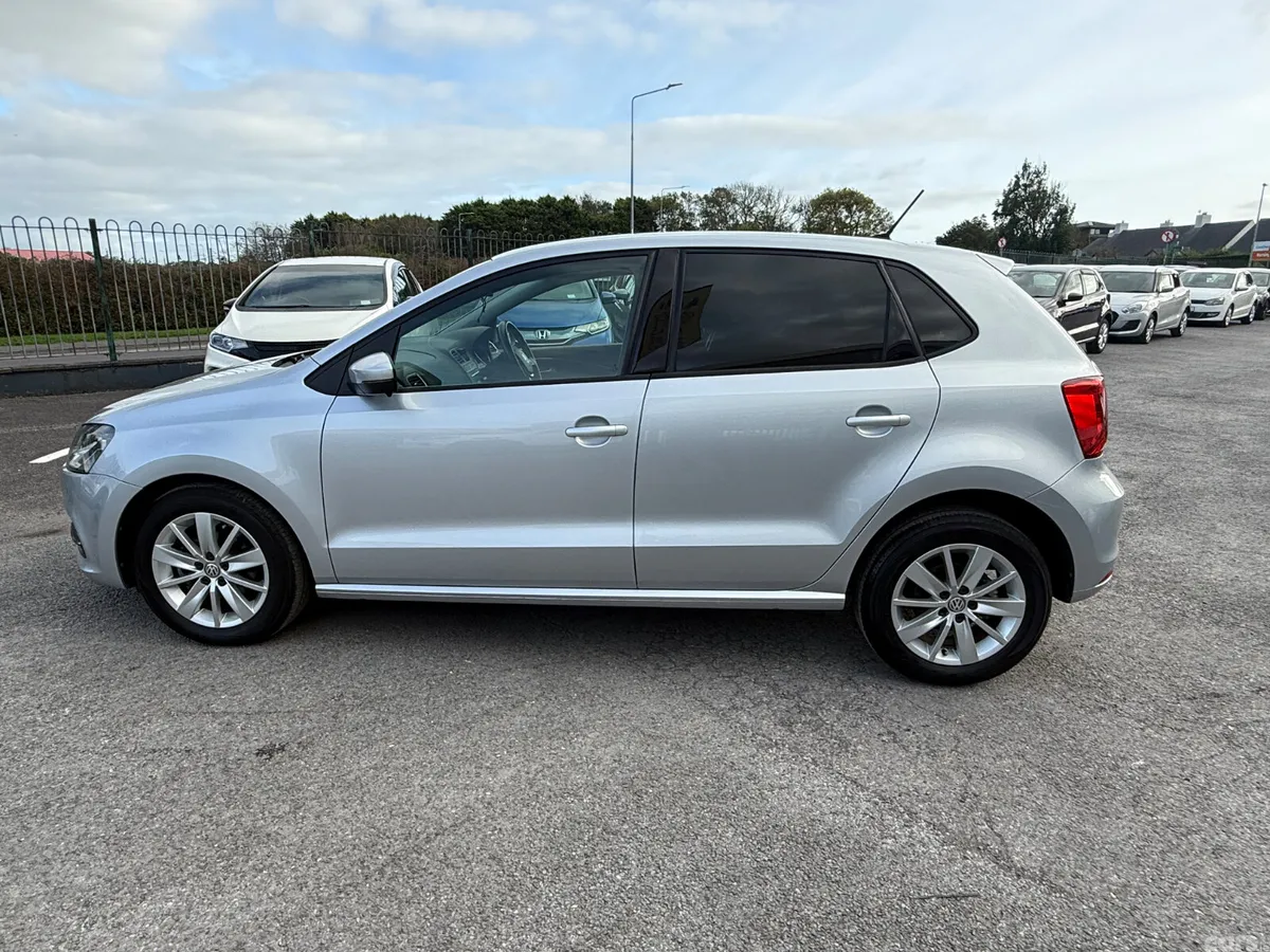 Volkswagen Polo Hatchback, Petrol, 2014, Silver