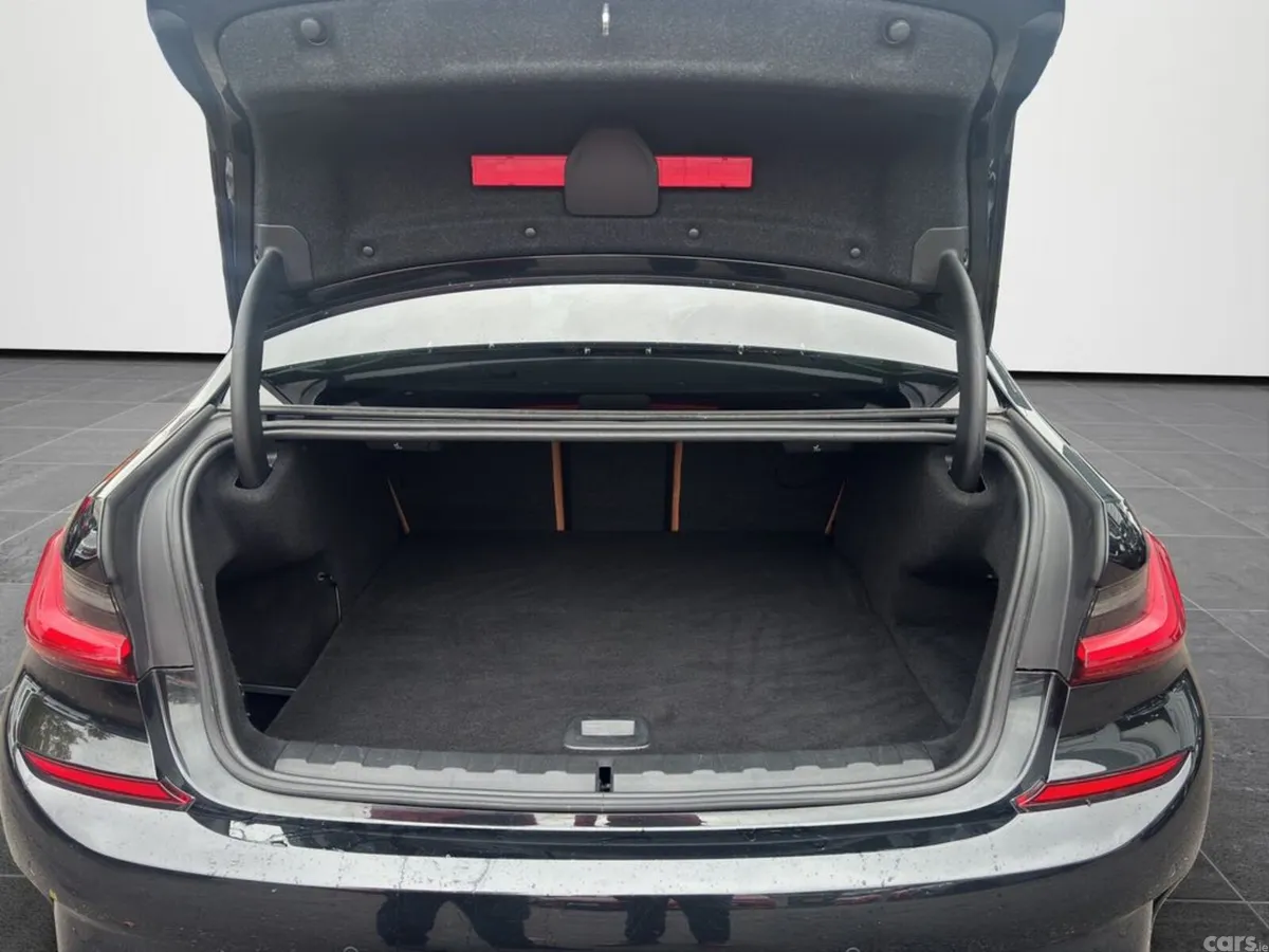 BMW 3-Series Saloon, Petrol Plug-in Hybrid, 2020, Black