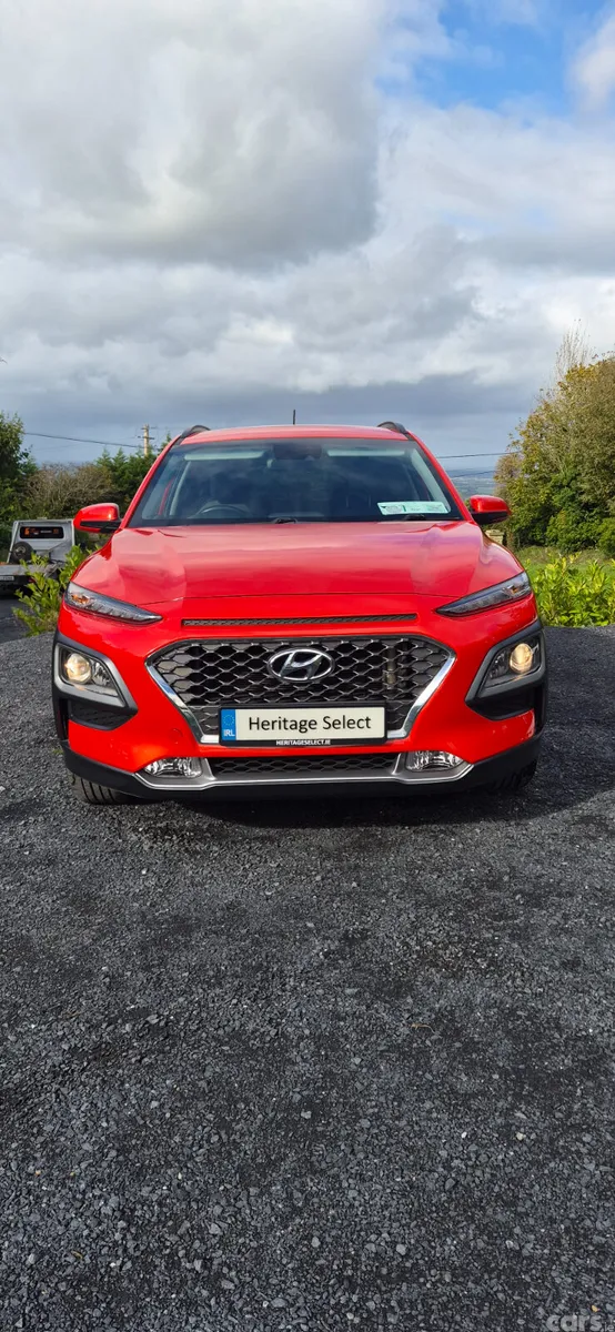 Hyundai KONA MPV, Petrol, 2020, Orange