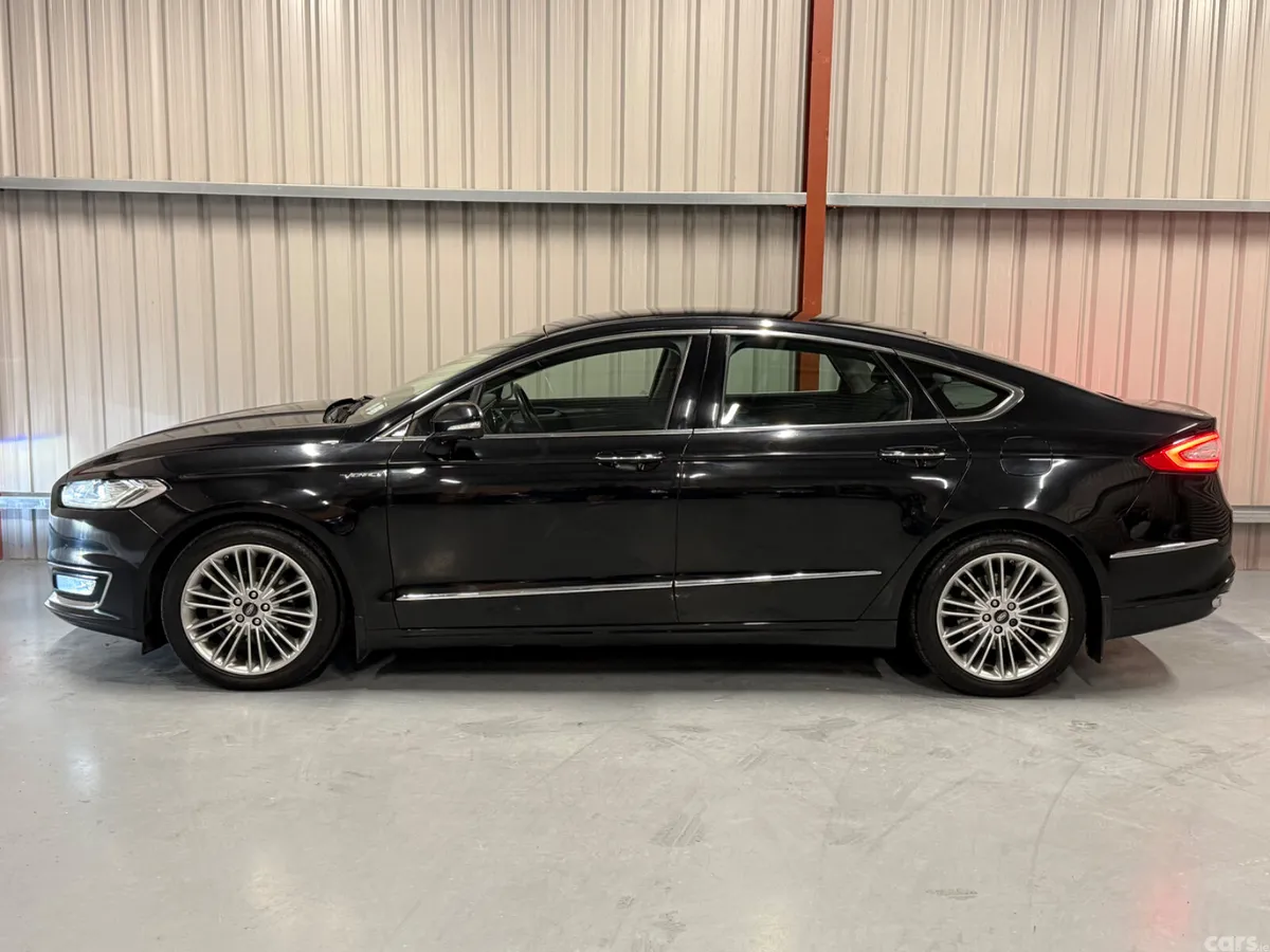 Ford Mondeo Saloon, Diesel, 2016, Black